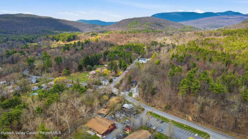 297 Tinker Street, Unit #Sr, Woodstock, NY 12498 - Photo 5 of 30