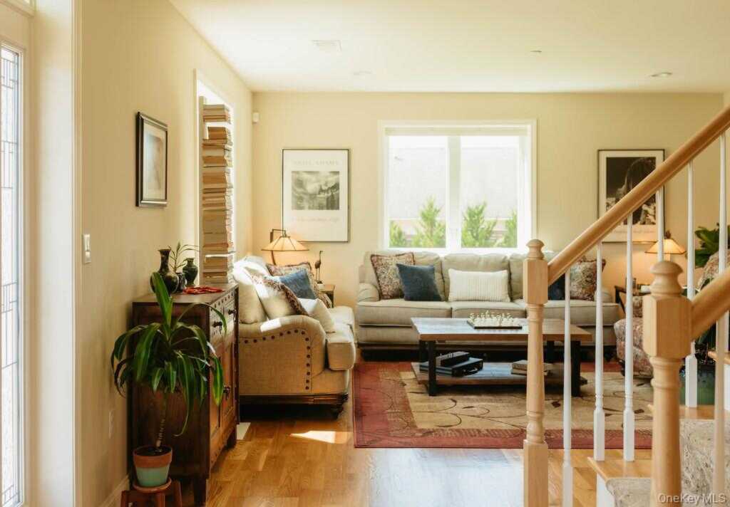 10 Taylor Street, New Paltz, NY 12561 - Photo 3 of 44