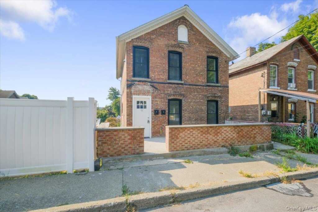 9 Dubois Street, Unit #A, Kingston, NY 12401