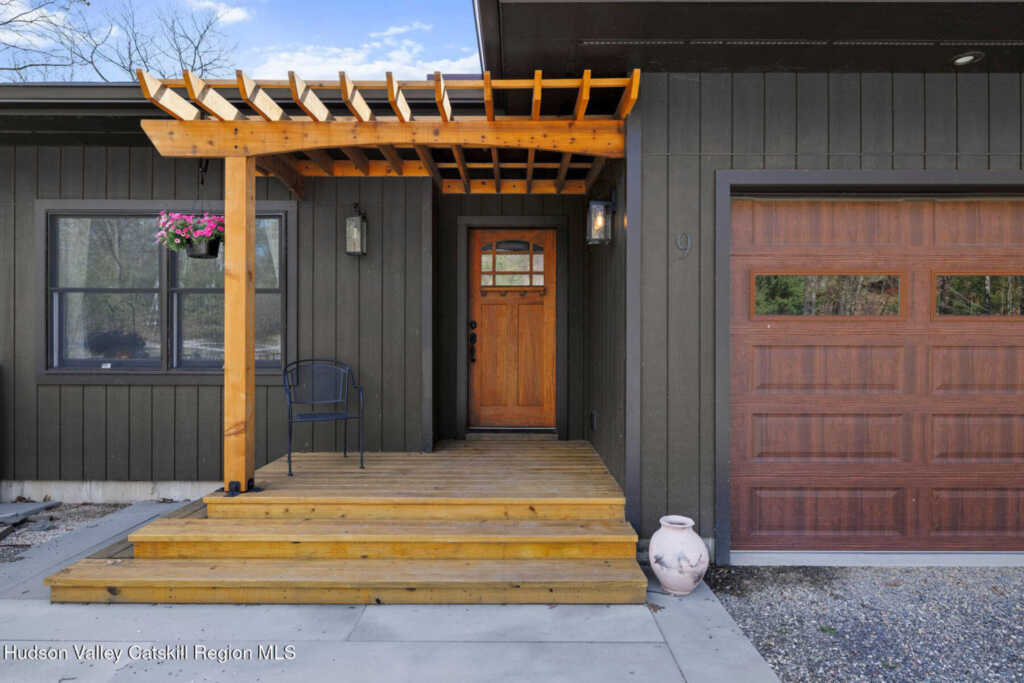 9 Chesters Place, Woodstock, NY 12498 - Photo 2 of 44