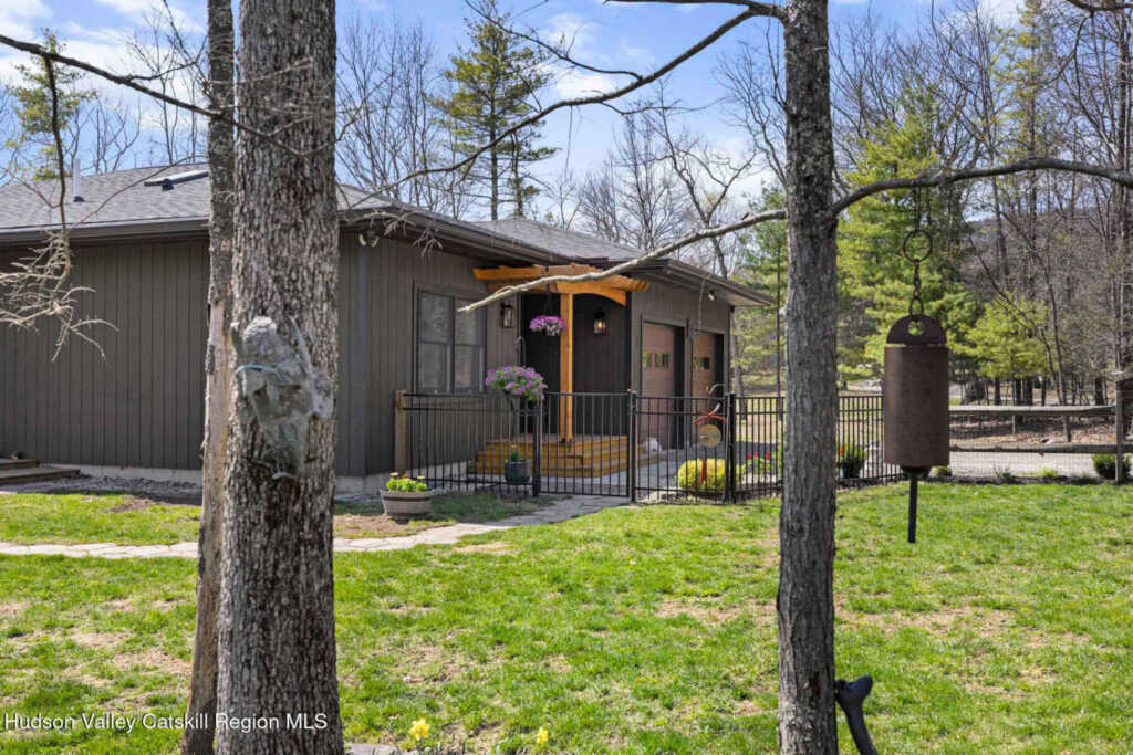 9 Chesters Place, Woodstock, NY 12498 - Photo 37 of 44