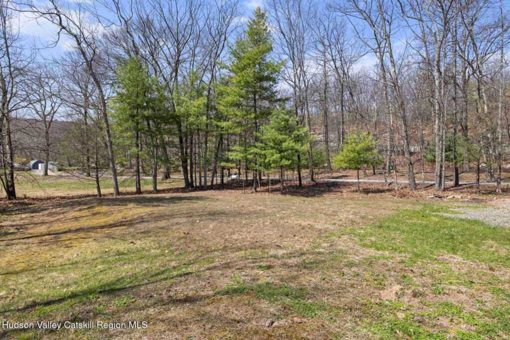 9 Chesters Place, Woodstock, NY 12498 - Photo 4 of 44