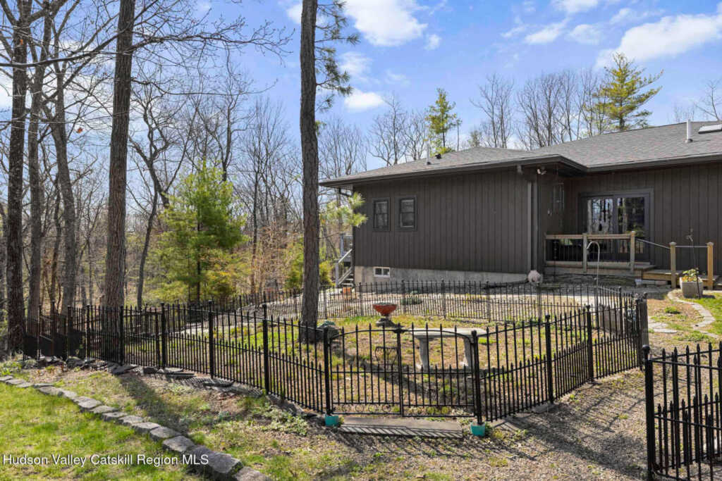 9 Chesters Place, Woodstock, NY 12498 - Photo 41 of 44