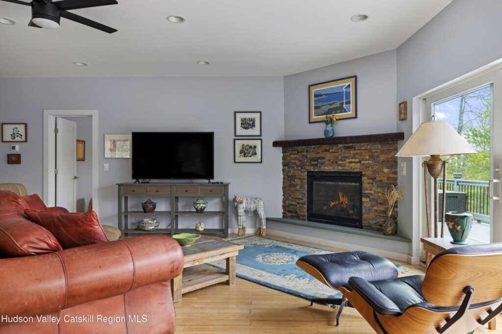 9 Chesters Place, Woodstock, NY 12498 - Photo 5 of 44