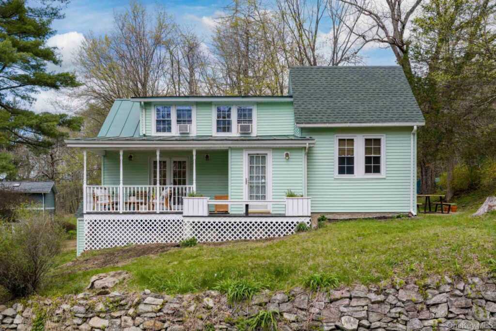 452 Mountain Road, Rosendale, NY 12440