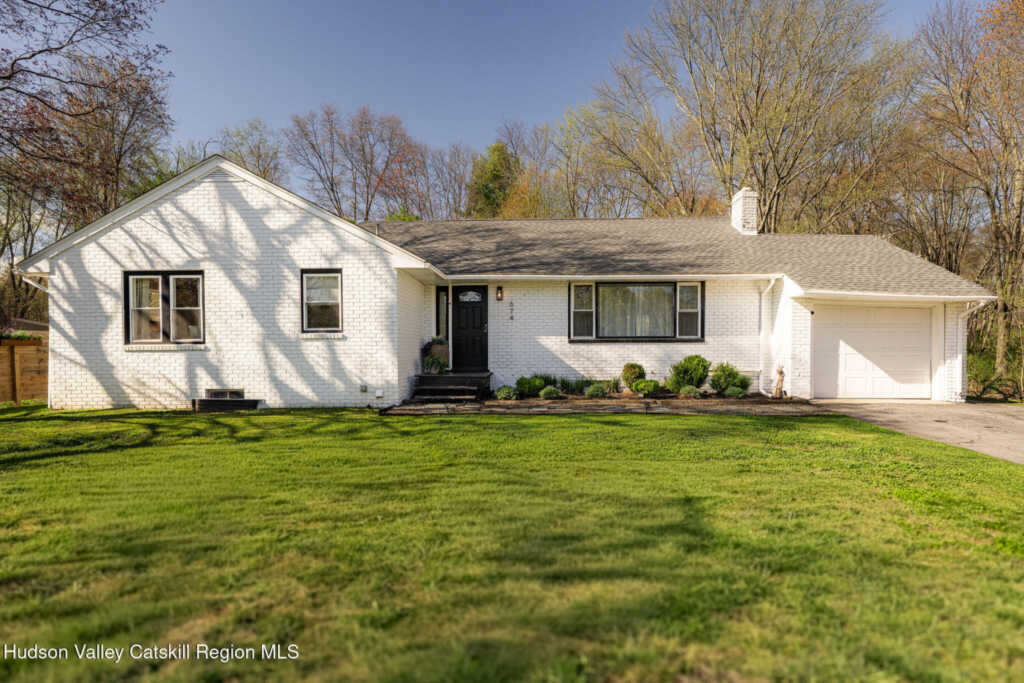 674 Glasco Turnpike, Saugerties, NY 12477 - Photo 2 of 47
