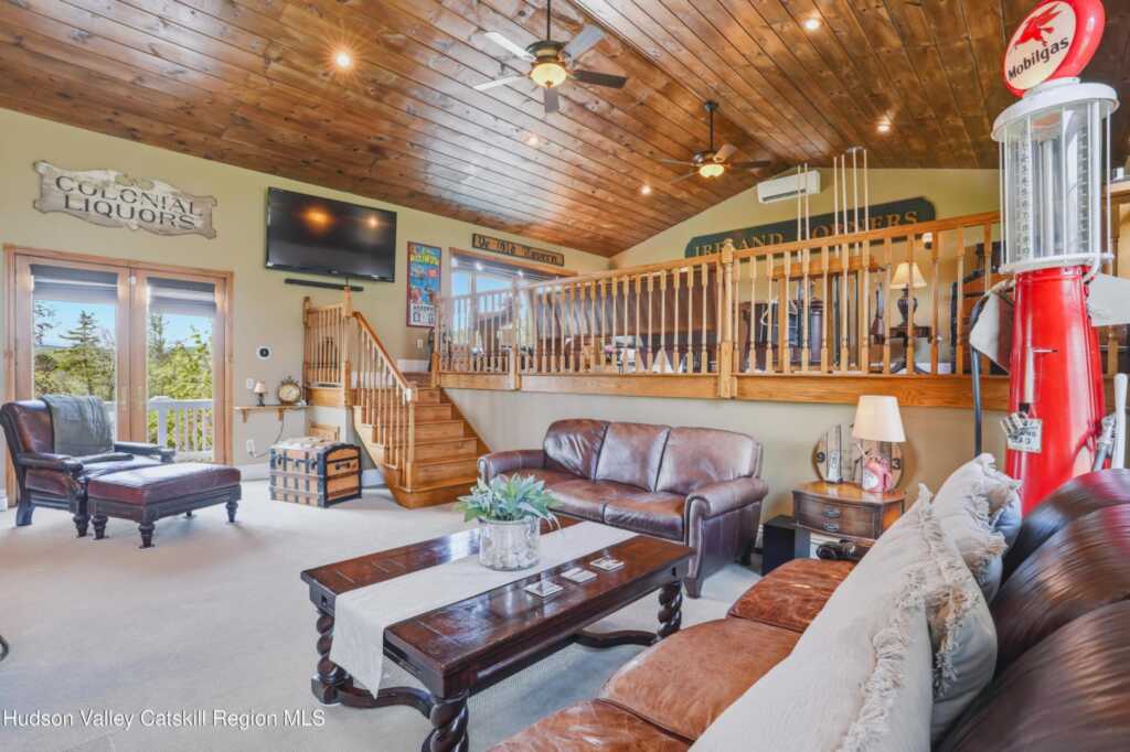496 Mountain View Avenue, Hurley, NY 12443 - Photo 15 of 40