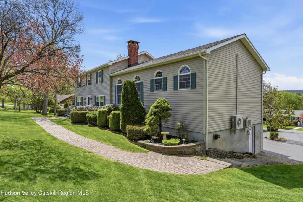 496 Mountain View Avenue, Hurley, NY 12443 - Photo 4 of 40