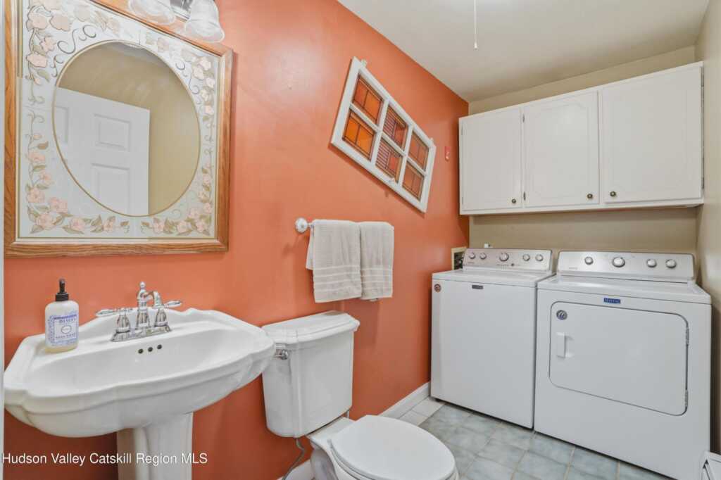 496 Mountain View Avenue, Hurley, NY 12443 - Photo 8 of 40