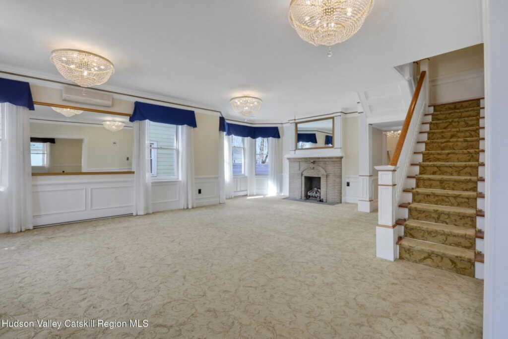 411 Albany Avenue, Kingston, NY 12401 - Photo 10 of 48