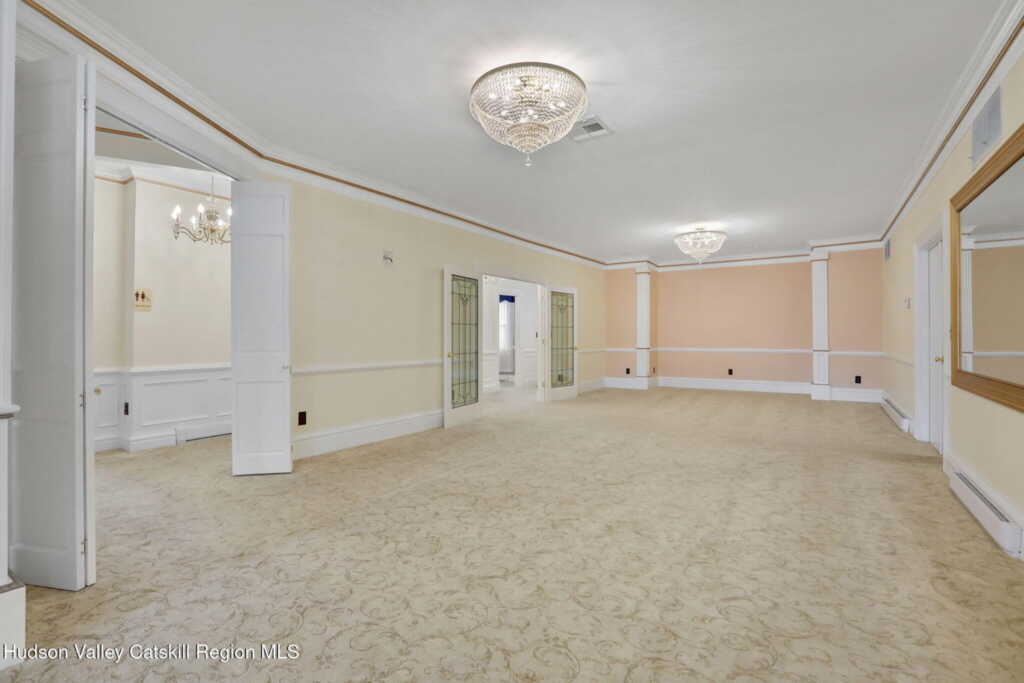 411 Albany Avenue, Kingston, NY 12401 - Photo 12 of 48