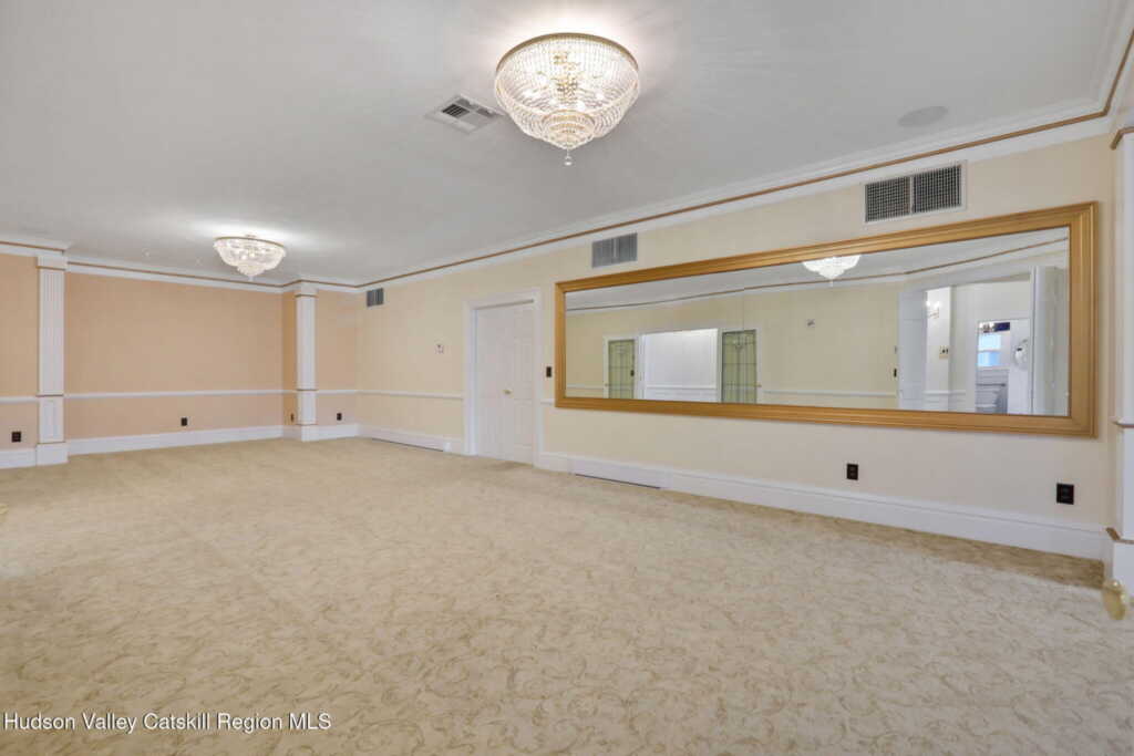 411 Albany Avenue, Kingston, NY 12401 - Photo 14 of 48