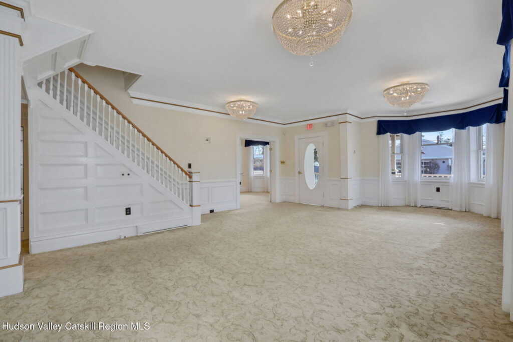 411 Albany Avenue, Kingston, NY 12401 - Photo 15 of 48