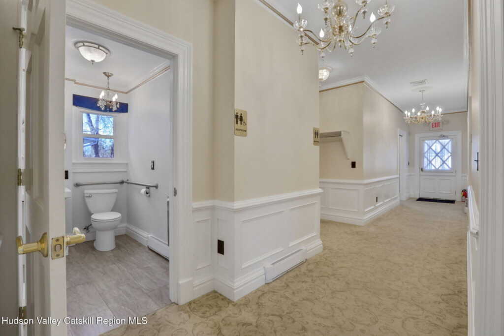 411 Albany Avenue, Kingston, NY 12401 - Photo 17 of 48