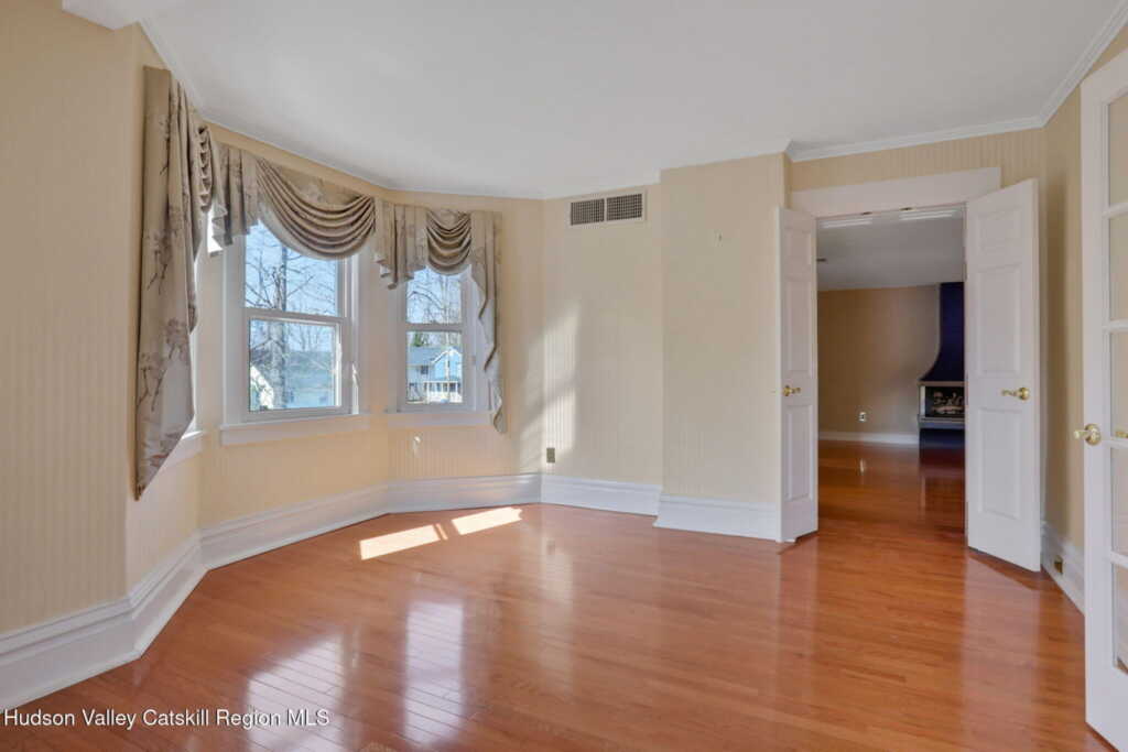 411 Albany Avenue, Kingston, NY 12401 - Photo 36 of 48