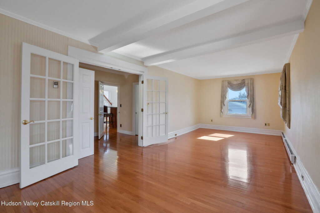 411 Albany Avenue, Kingston, NY 12401 - Photo 37 of 48