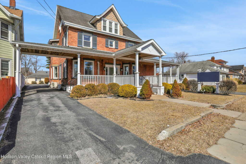 411 Albany Avenue, Kingston, NY 12401 - Photo 4 of 48