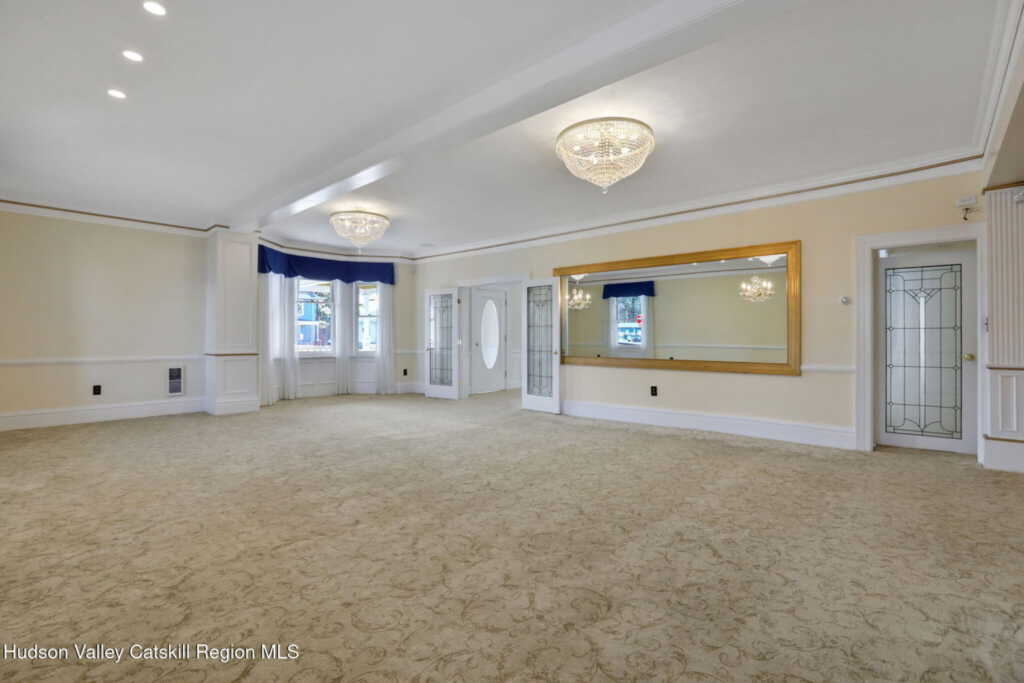 411 Albany Avenue, Kingston, NY 12401 - Photo 8 of 48