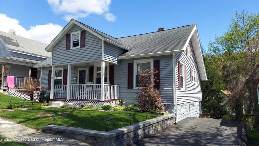 22 Van Gaasbeck Street, Kingston, NY 12401 - Photo 4 of 50