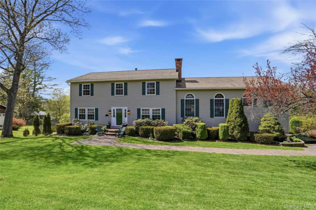 496 Mountain View Avenue, Hurley, NY 12443