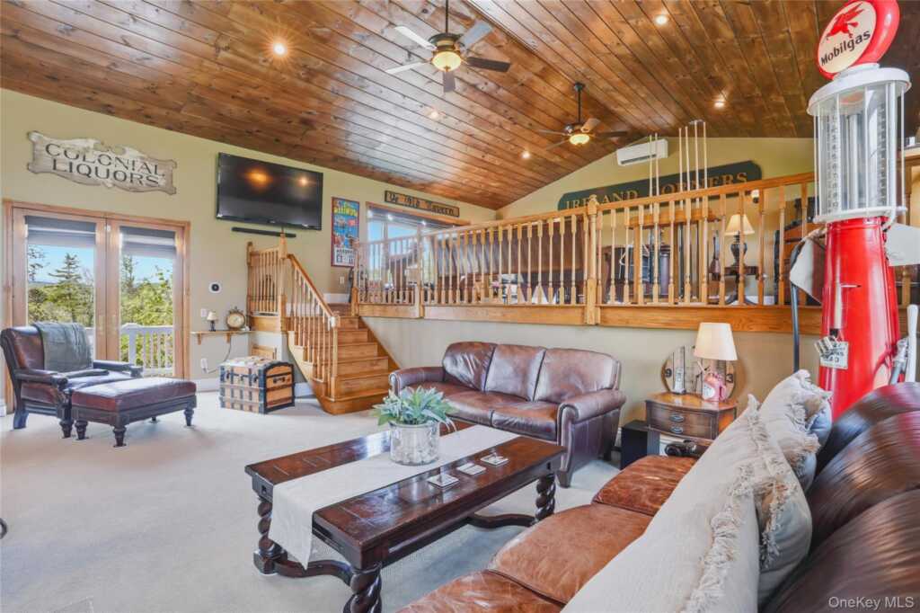496 Mountain View Avenue, Hurley, NY 12443 - Photo 15 of 39