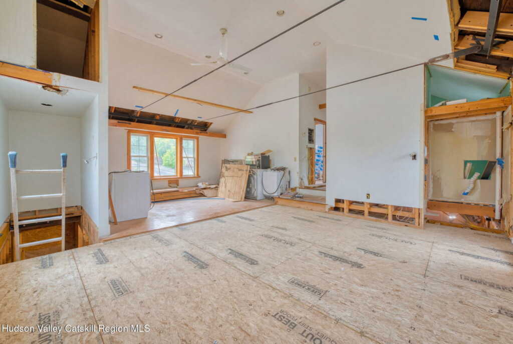 230 Partition Street, Saugerties, NY 12477 - Photo 37 of 50