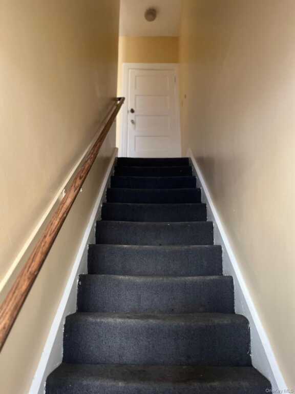 235 Smith Avenue, Kingston, NY 12401 - Photo 2 of 22