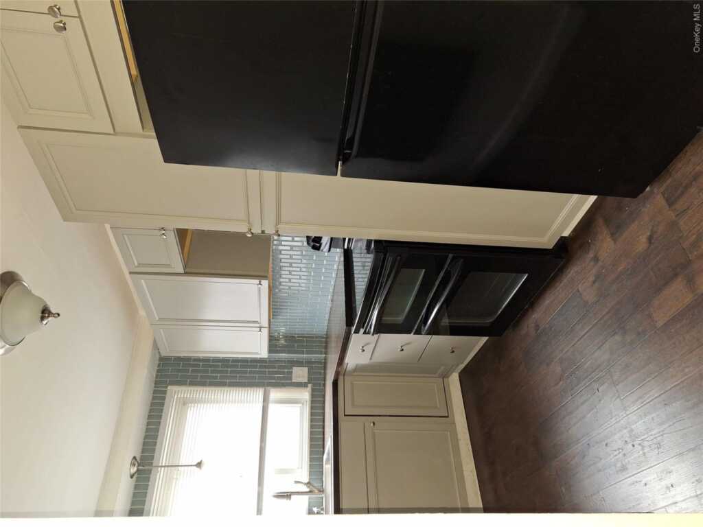 343 Washington Avenue, Unit #1, Kingston, NY 12401 - Photo 5 of 9