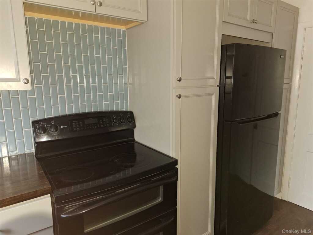 343 Washington Avenue, Unit #1, Kingston, NY 12401 - Photo 6 of 9