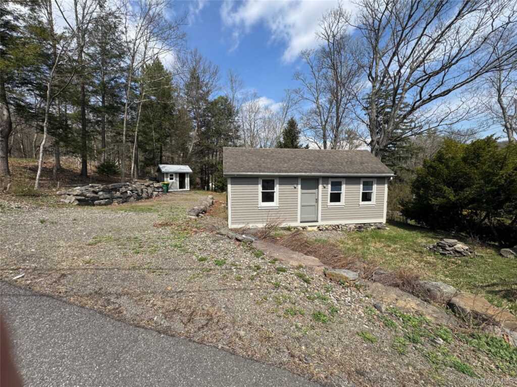 1810 Sawkill Park Road, Kingston, NY 12401 - Photo 2 of 19