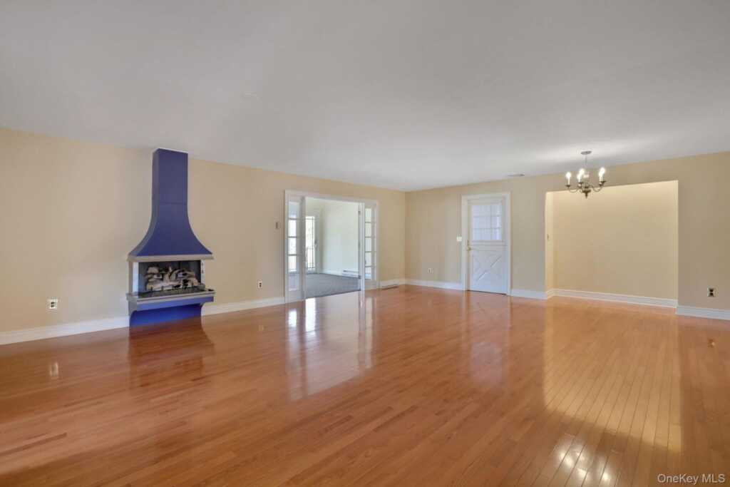 411 Albany Avenue, Kingston, NY 12401 - Photo 13 of 41