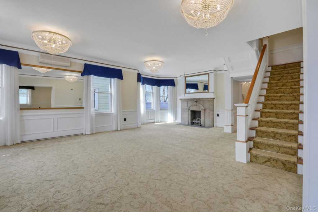411 Albany Avenue, Kingston, NY 12401 - Photo 36 of 41