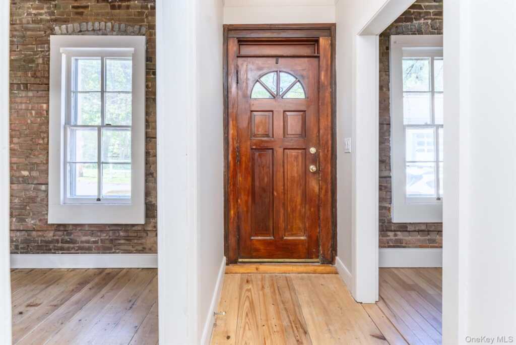 72 Hunter Street, Kingston, NY 12401 - Photo 3 of 50
