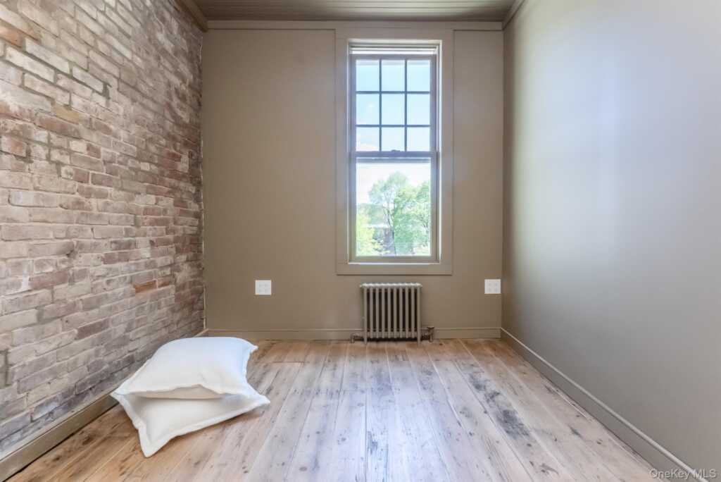 72 Hunter Street, Kingston, NY 12401 - Photo 36 of 50
