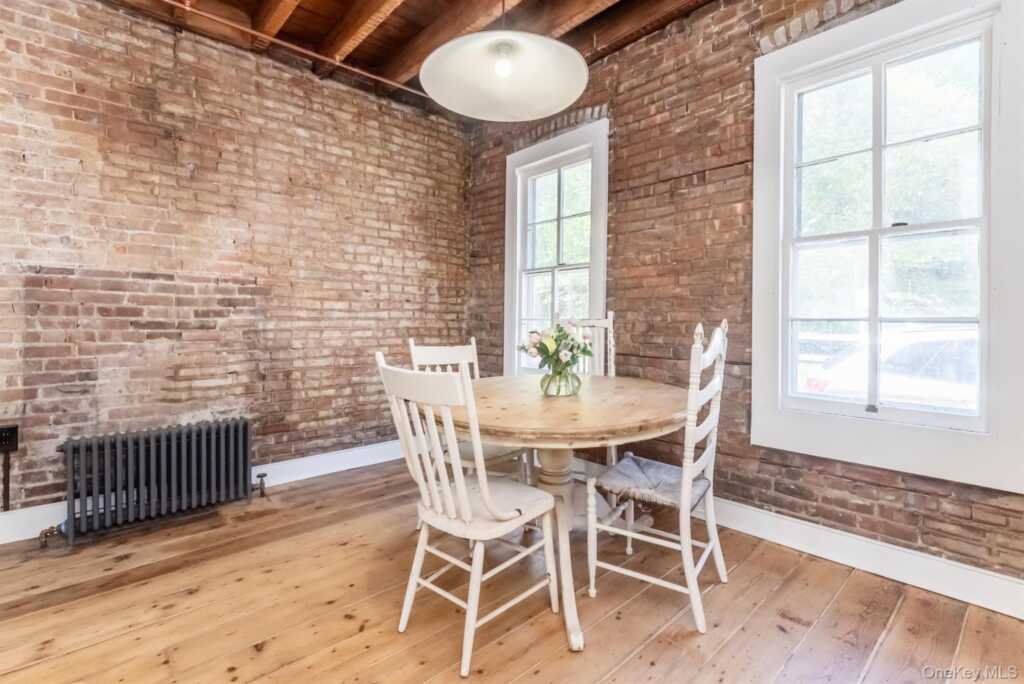 72 Hunter Street, Kingston, NY 12401 - Photo 5 of 50
