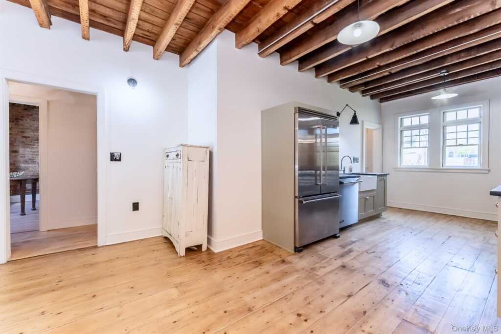 72 Hunter Street, Kingston, NY 12401 - Photo 8 of 50