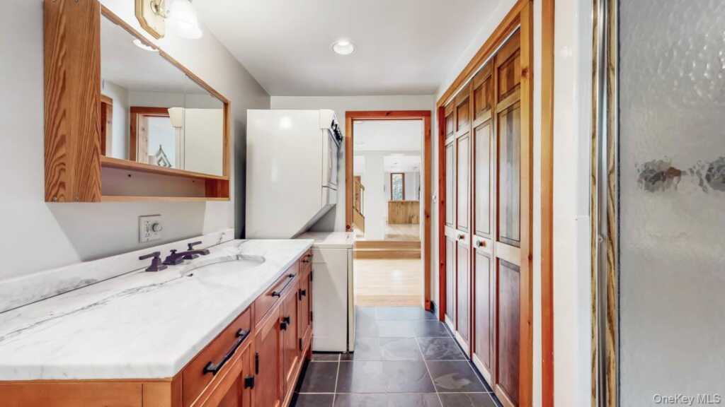 376 Abbey Road, Woodstock, NY 12457 - Photo 19 of 40