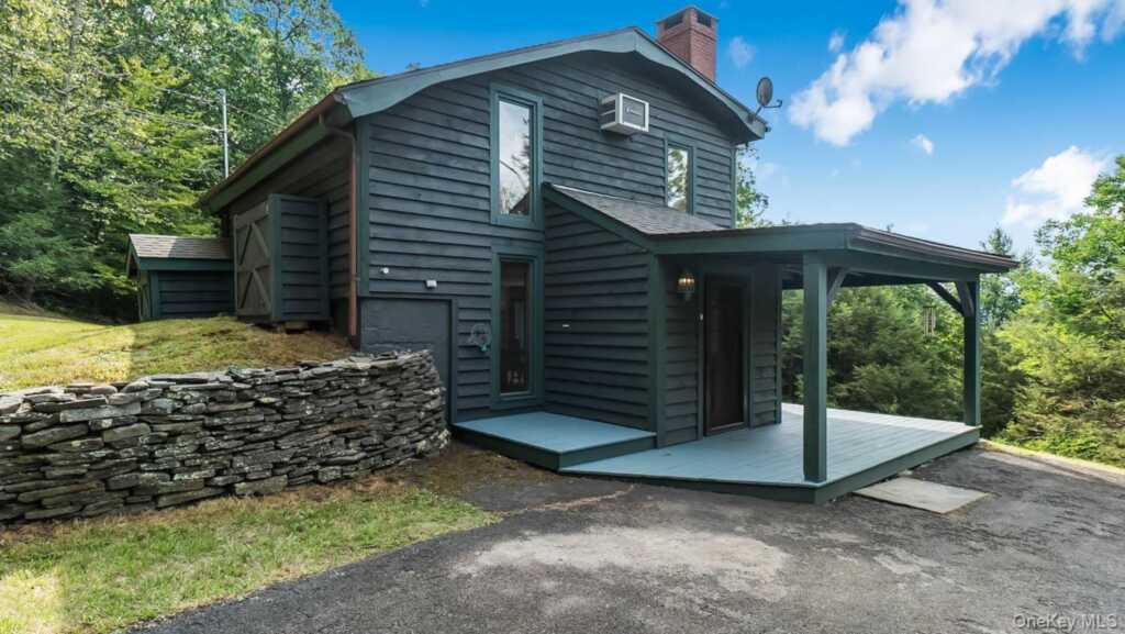 376 Abbey Road, Woodstock, NY 12457 - Photo 2 of 40