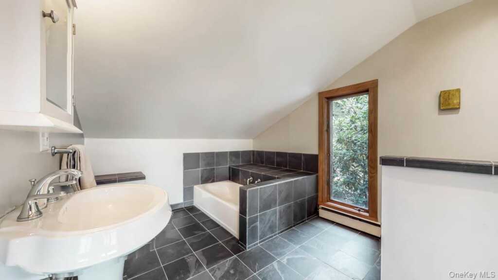 376 Abbey Road, Woodstock, NY 12457 - Photo 23 of 40