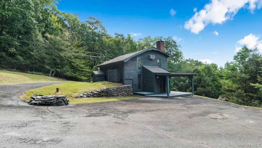 376 Abbey Road, Woodstock, NY 12457 - Photo 3 of 40