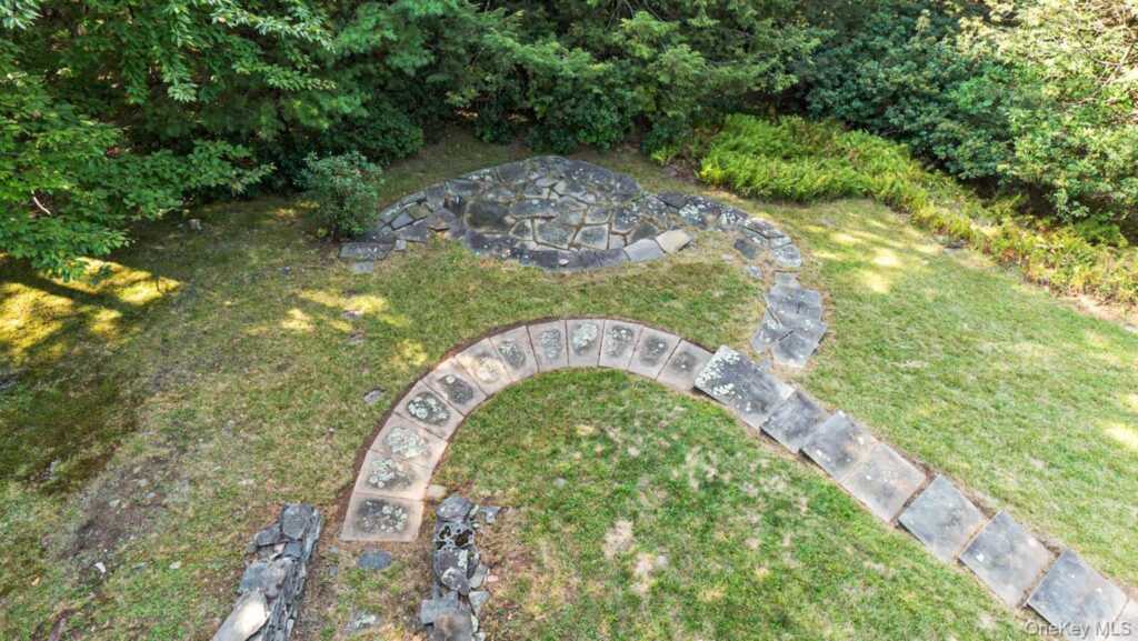 376 Abbey Road, Woodstock, NY 12457 - Photo 31 of 40
