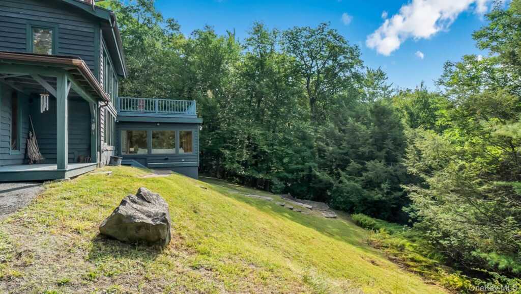 376 Abbey Road, Woodstock, NY 12457 - Photo 5 of 40