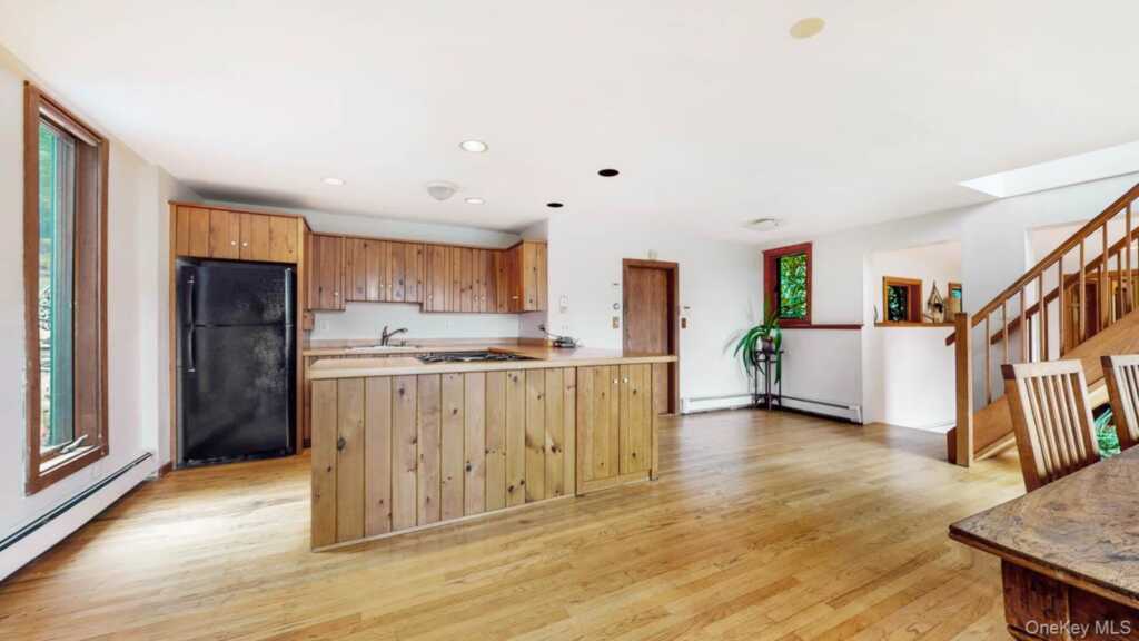 376 Abbey Road, Woodstock, NY 12457 - Photo 7 of 40