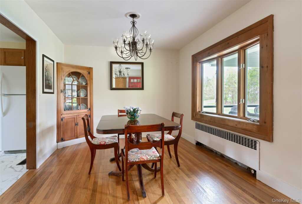 2005 Old Kings Highway, Saugerties, NY 12477 - Photo 11 of 22