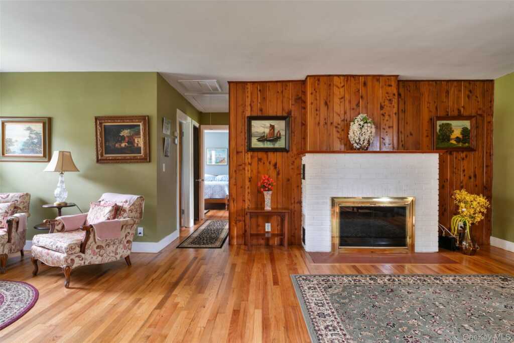 2005 Old Kings Highway, Saugerties, NY 12477 - Photo 14 of 22