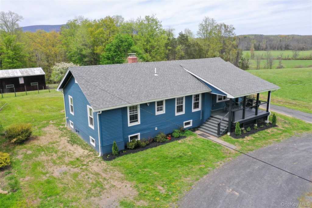 2005 Old Kings Highway, Saugerties, NY 12477 - Photo 2 of 22