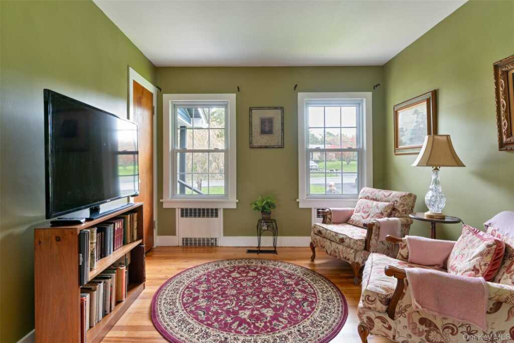 2005 Old Kings Highway, Saugerties, NY 12477 - Photo 8 of 22