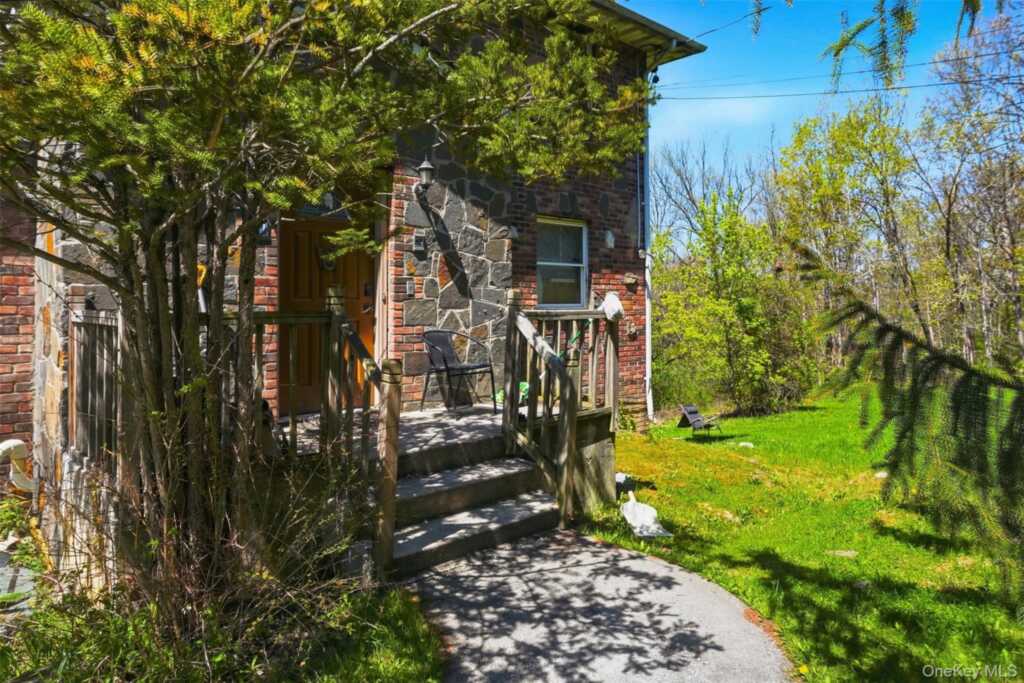 131 State Route 208, New Paltz, NY 12561 - Photo 7 of 22