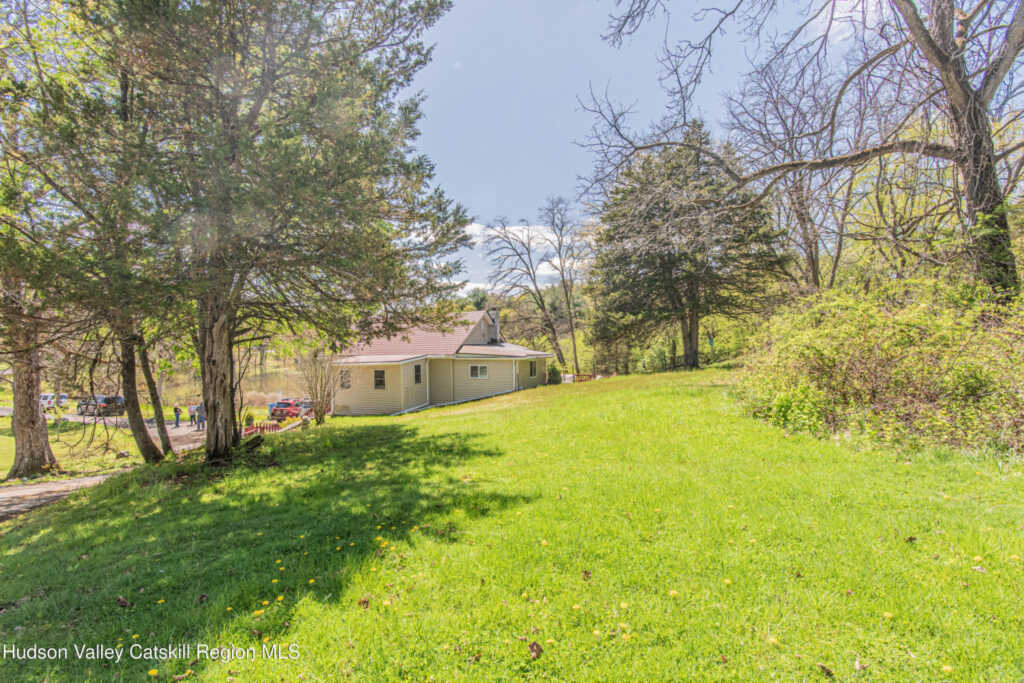 196 Glen Street, Kingston, NY 12401 - Photo 4 of 21