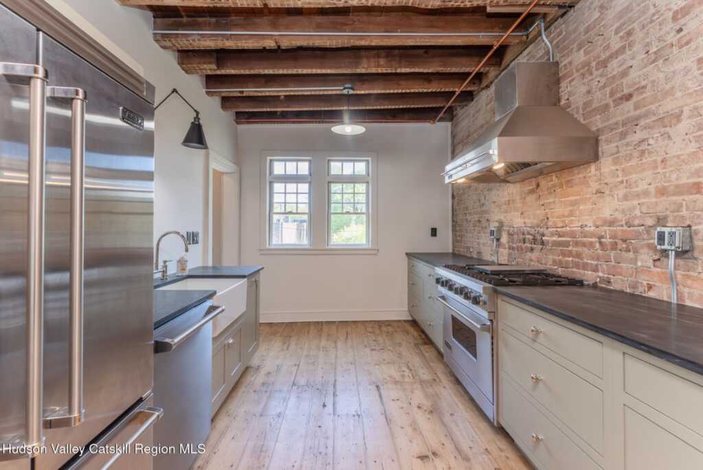 72 Hunter Street, Kingston, NY 12401 - Photo 10 of 50
